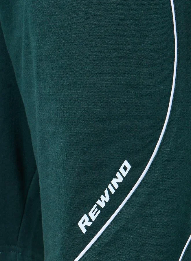 ستايلي شورت تيري بتفاصيل تحديد